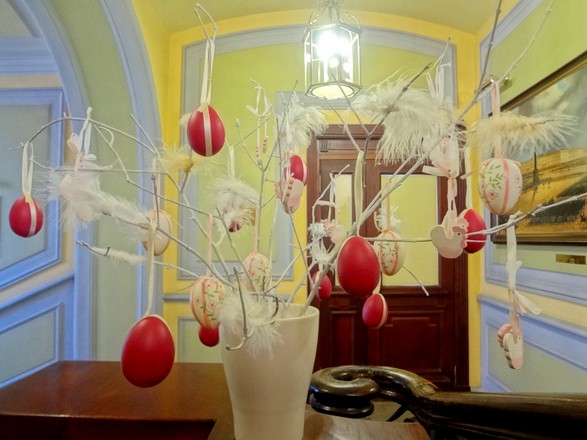 How spring and Easter arrived at New St. Isaac’s